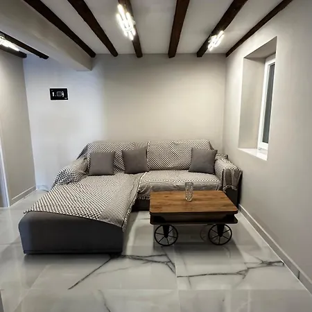 Appartement Steven Eleonas Aigio